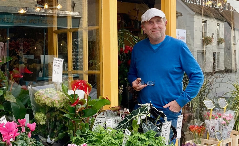 "It's been a laugh", says local florist as he retires after 20 years