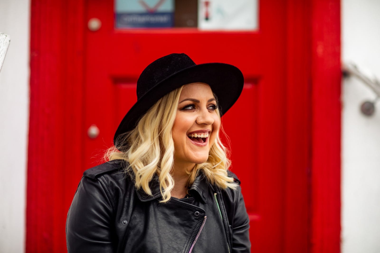 Philippa Hanna Brings Her Uplifting Music to Overton for One Night Only