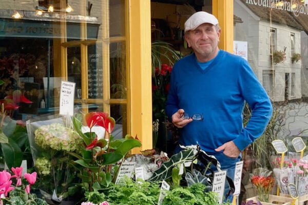 Jonathan Bird - Ikebana Overton Florist